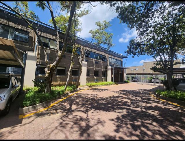 626M² OFFICE TO LET IN RANDJESPARK